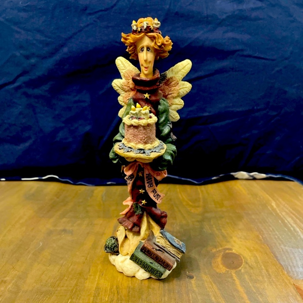 Boyds Folkstone Birthday Angel Beatrice 2825 Figurine 1994